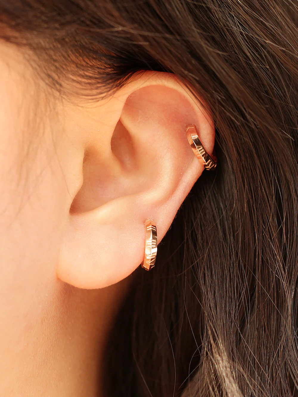 14K Gold Roman Numbering Hoop Earring - Image 4