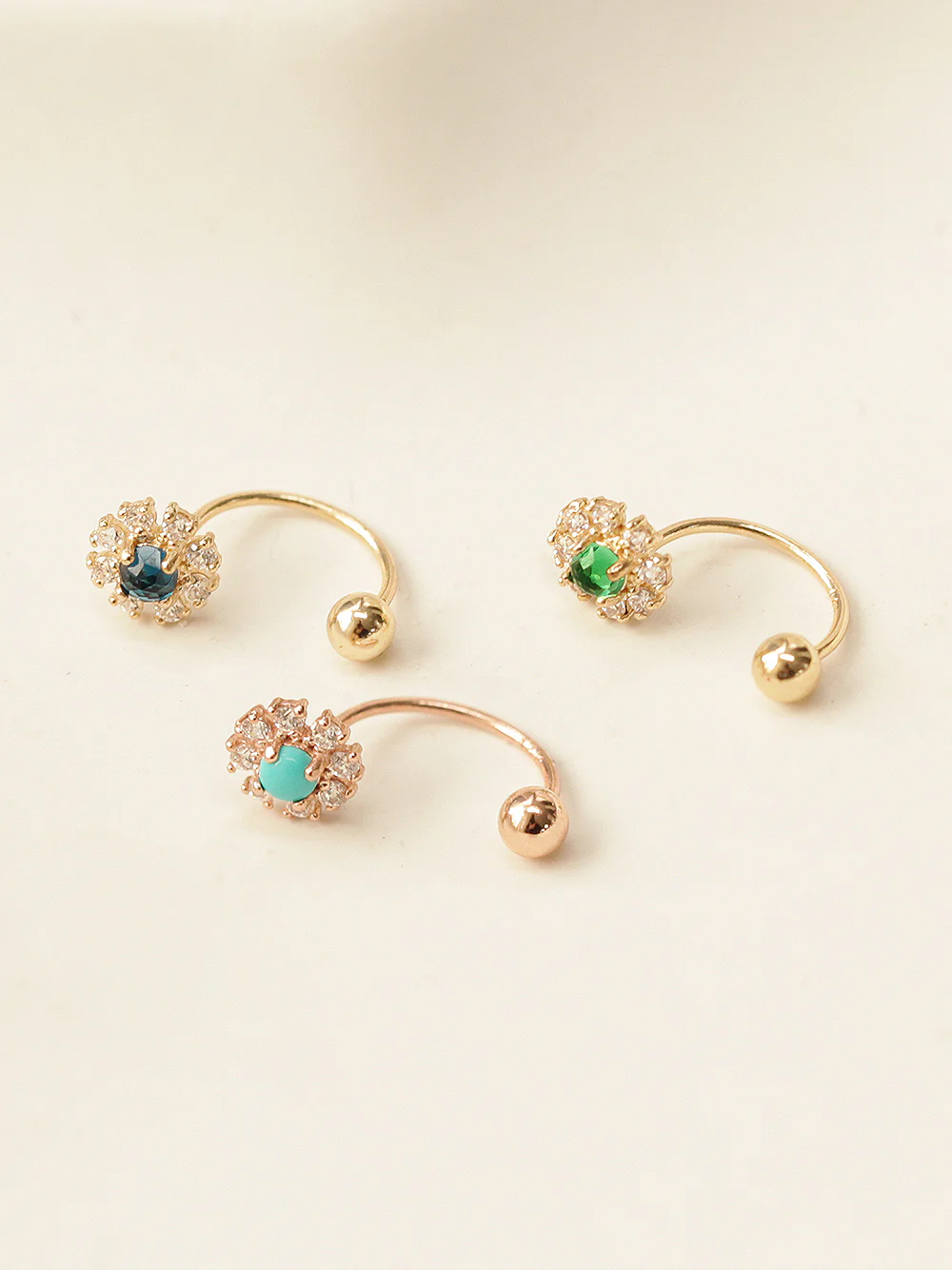 14K Gold Rose-Cut Daisy Curve Piercing 20G - Image 5
