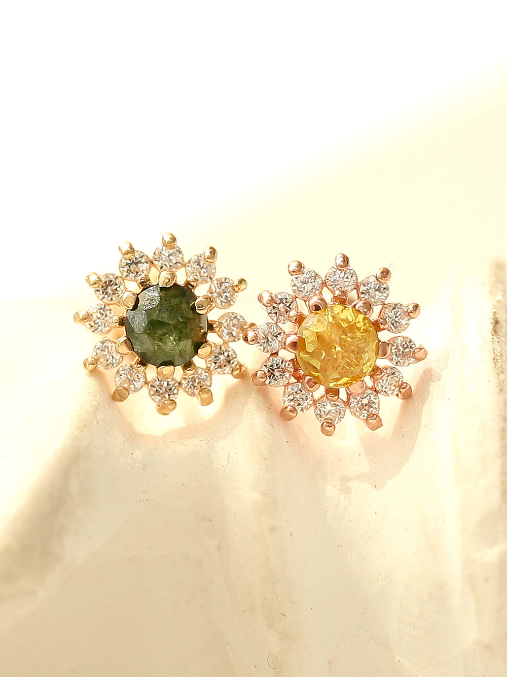 14K Gold Rough Diamond Sunflower Cartilage Earring 20G - Image 4