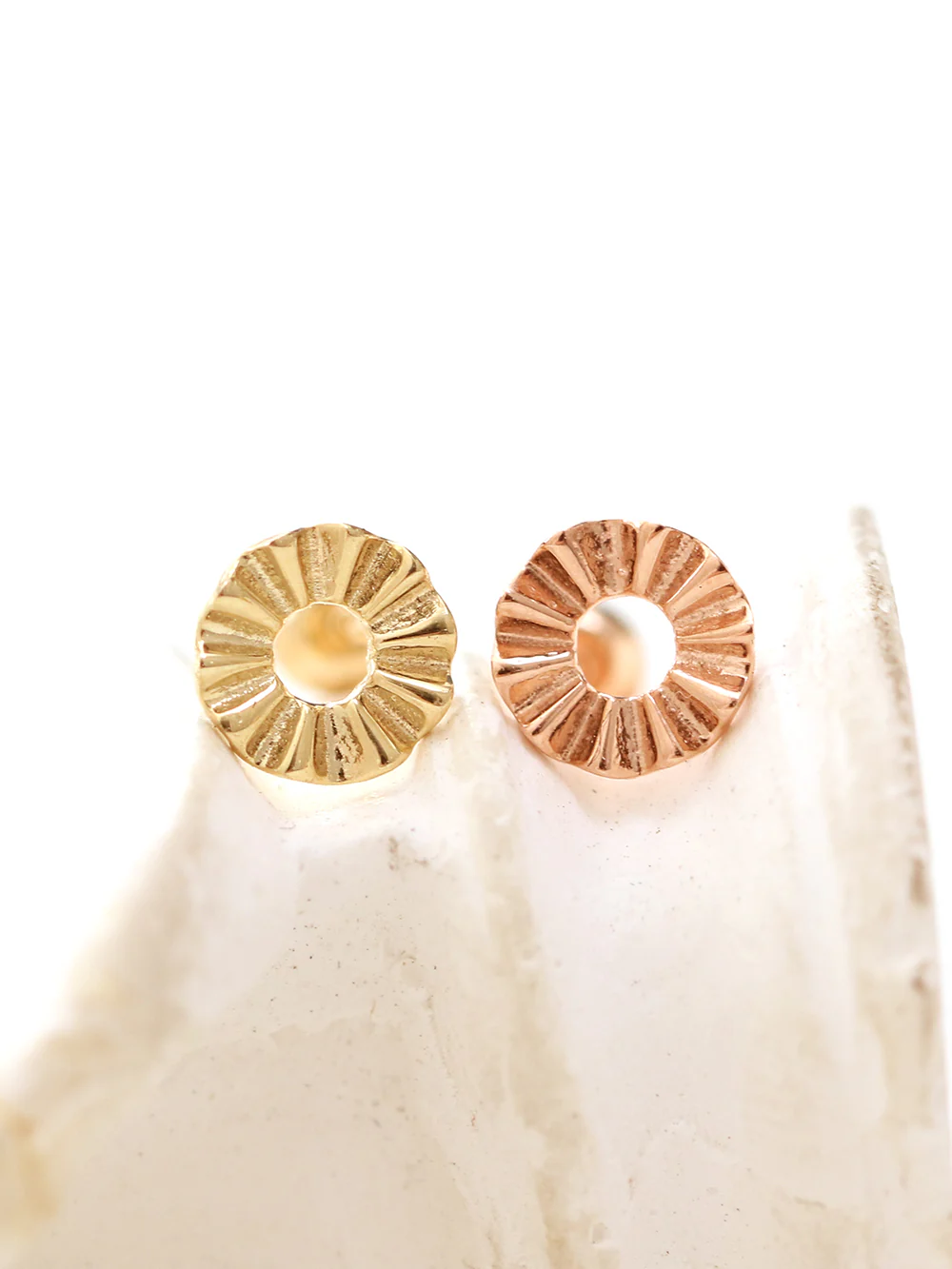 14K Gold Round Cutting Cartilage Earring 20G - Image 7