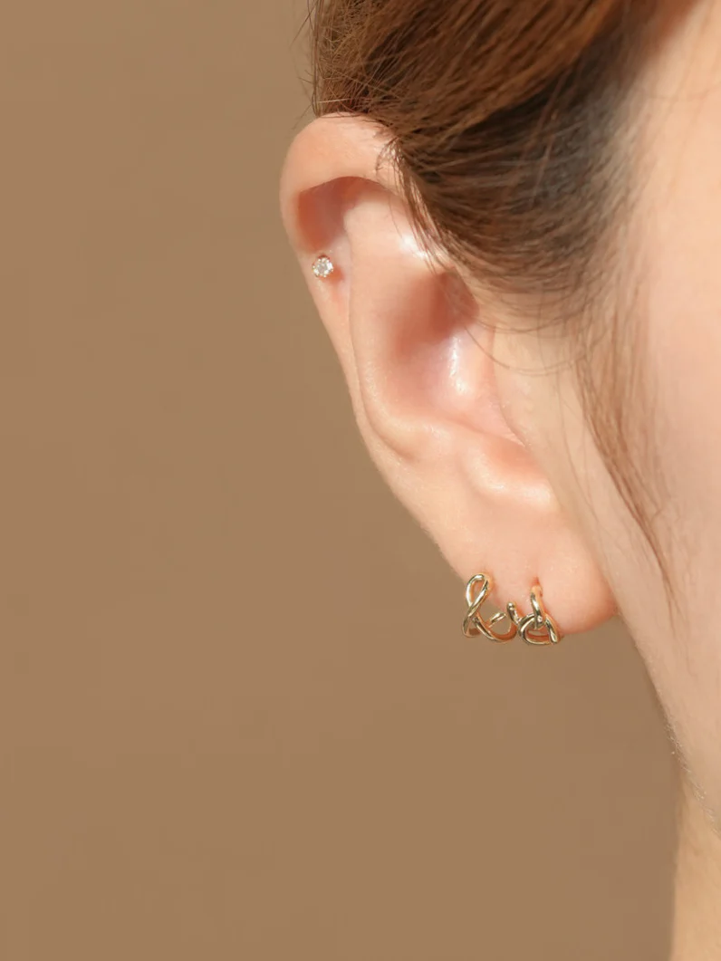 14K Gold Roundy Cross Ring Cartilage Earring 20G18G16G - Image 4