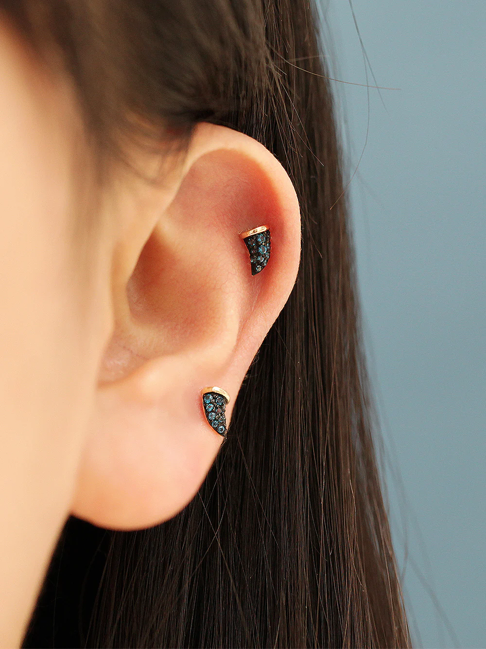 14K Gold Shark Tooth Cartilage Earring 20G18G