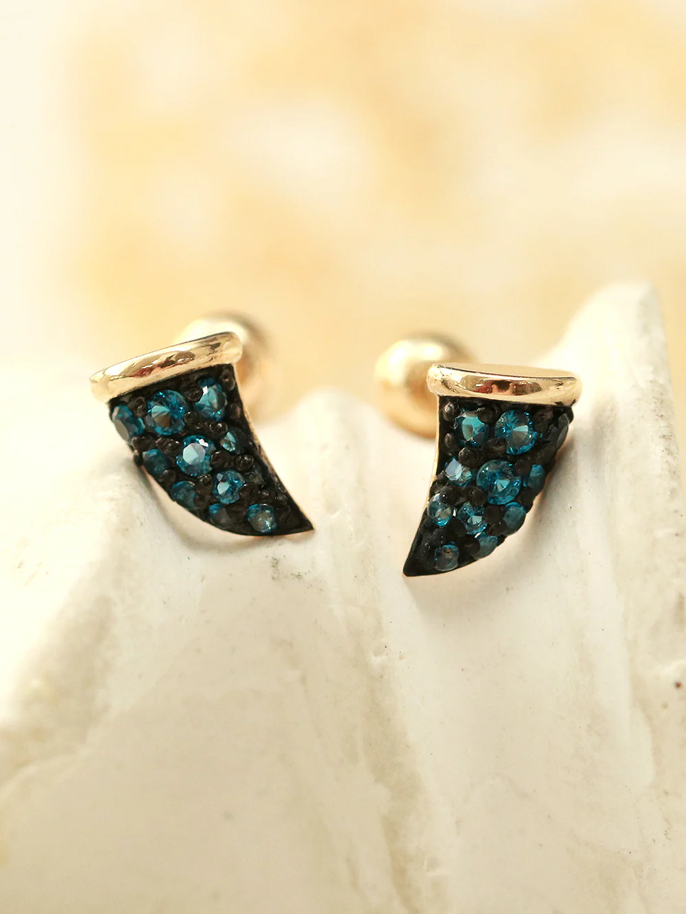 14K Gold Shark Tooth Cartilage Earring 20G18G - Image 6