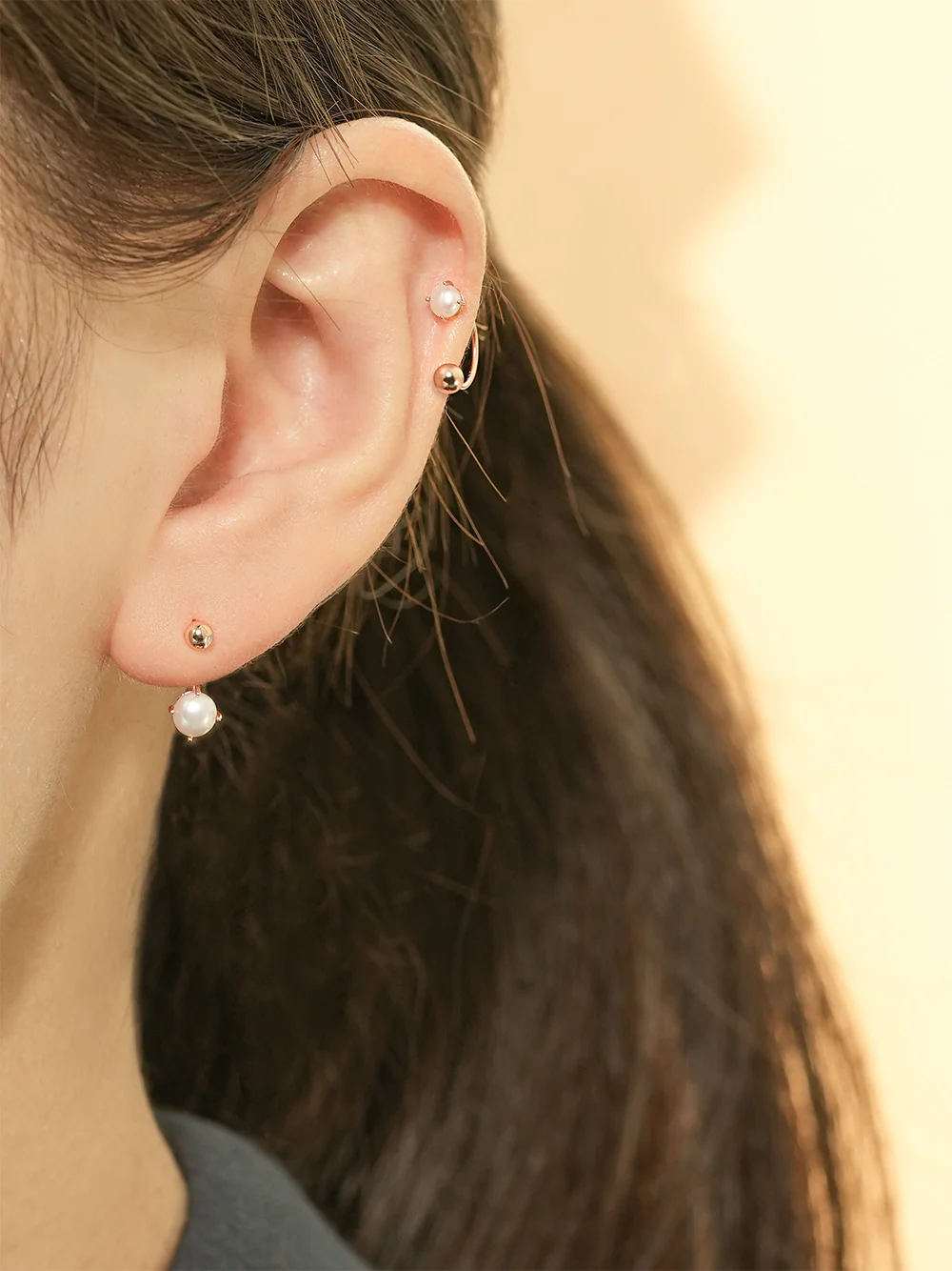 14K Gold Simple Fresh Water Pearl Curve Piercing 20G - Image 4