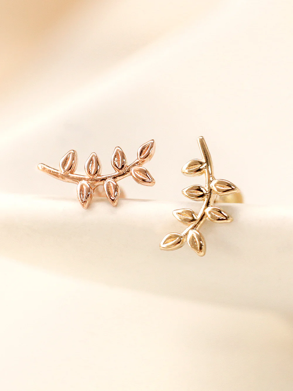 14K Gold Simple Leaf Internally Threaded Labret Piercing 18G16G - Image 7