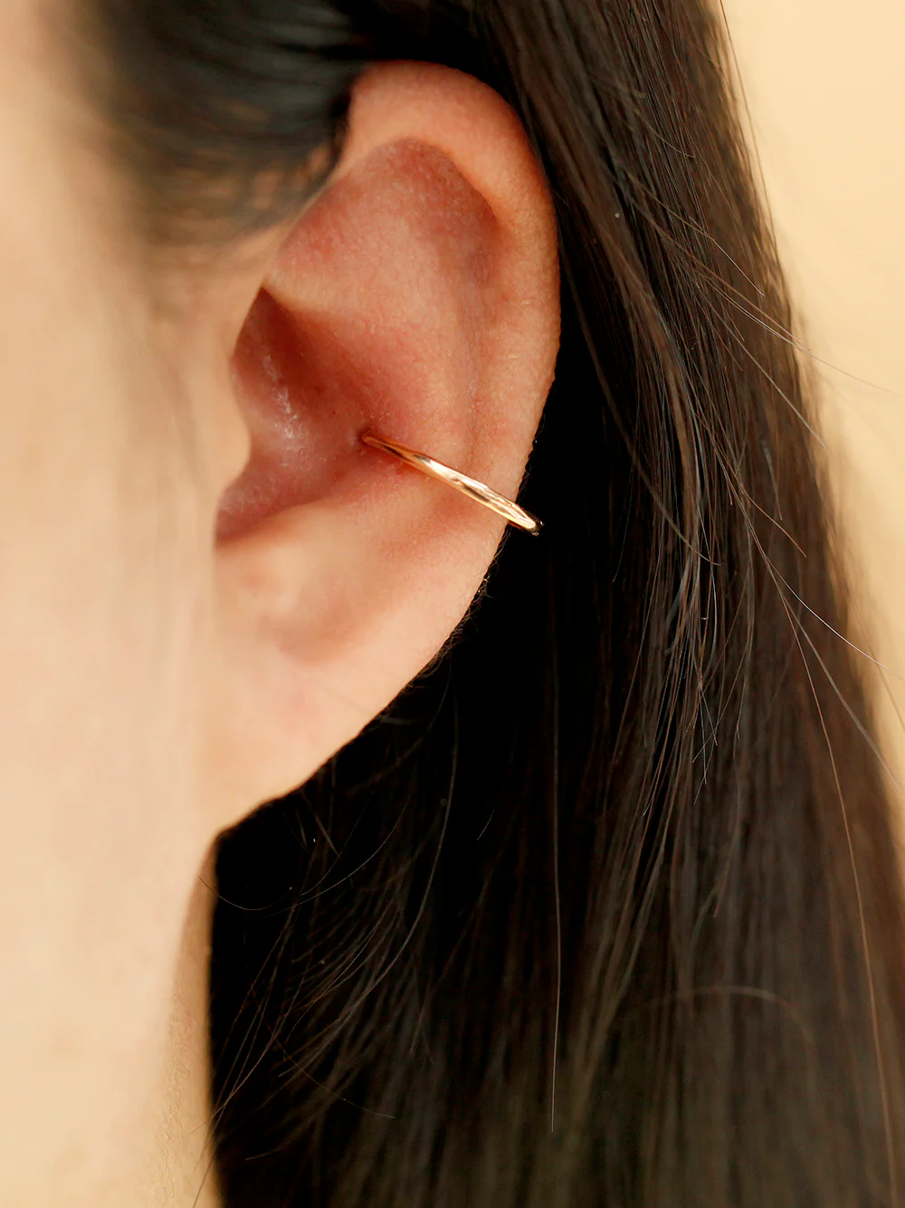 14K Gold Slim Oval Hoop Earring - Image 9