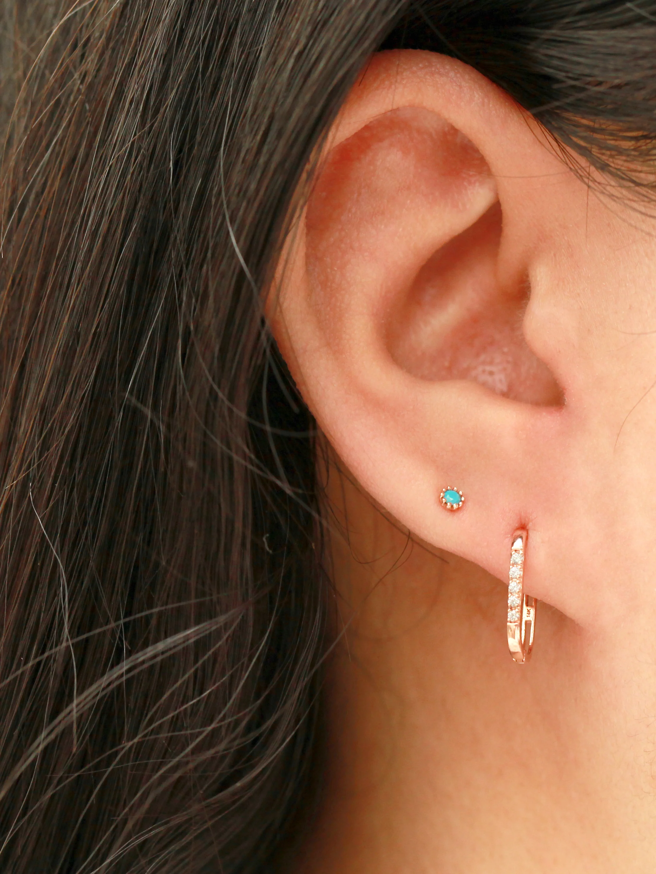 14K Gold Slim Square Cubic Cartilage Hoop Earring - Image 5