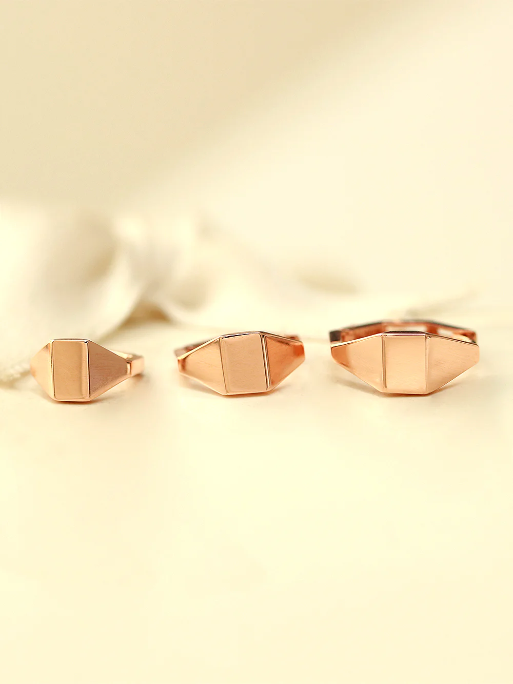 14K Gold Square Oval Hoop Earring - Image 2