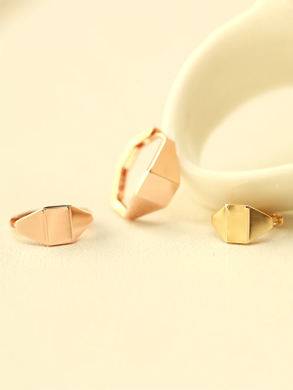 14K Gold Square Oval Hoop Earring - Image 5