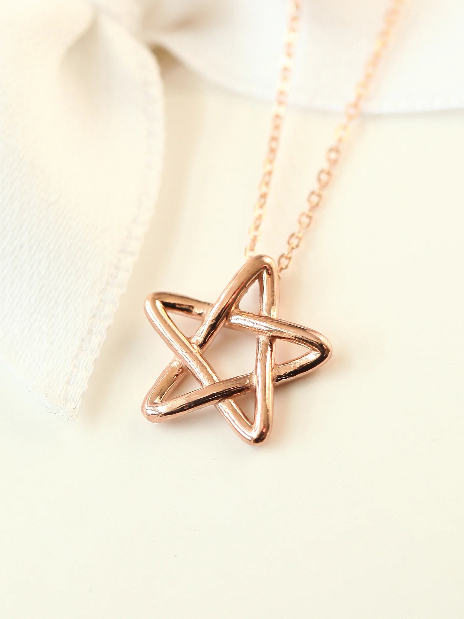 14K Gold Star Necklace - Image 3
