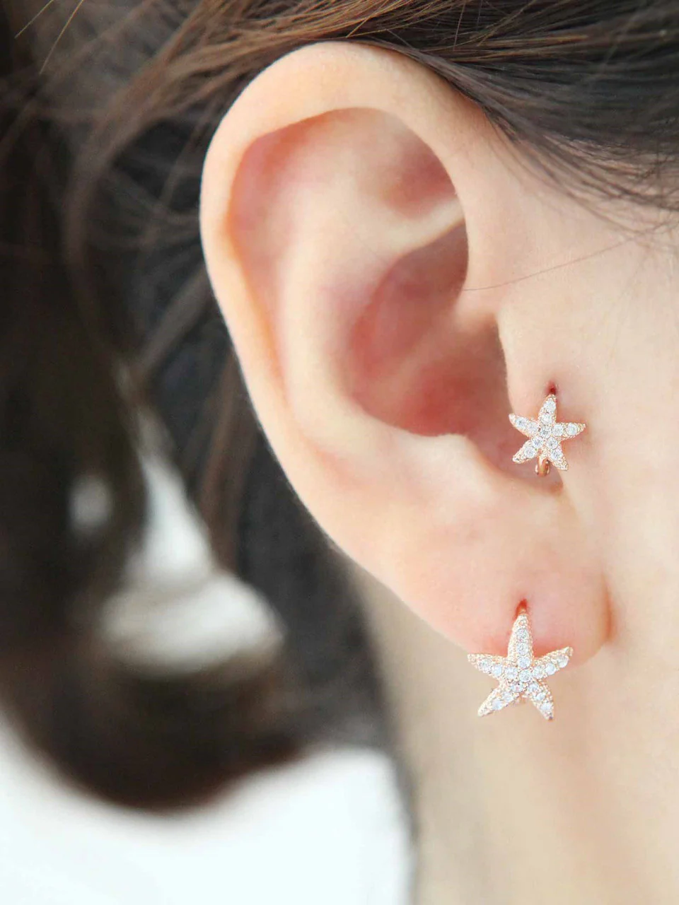14K Gold Starfish Hoop Earring - Image 5