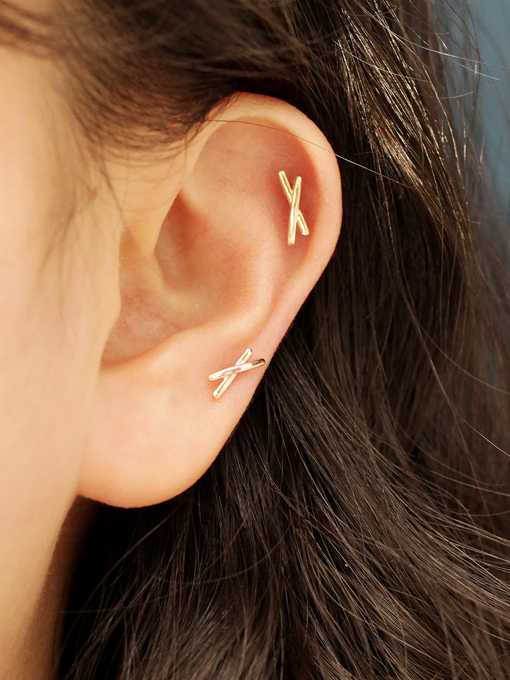 14K Gold Stick Cross Cartilage Earring 20G - Image 5