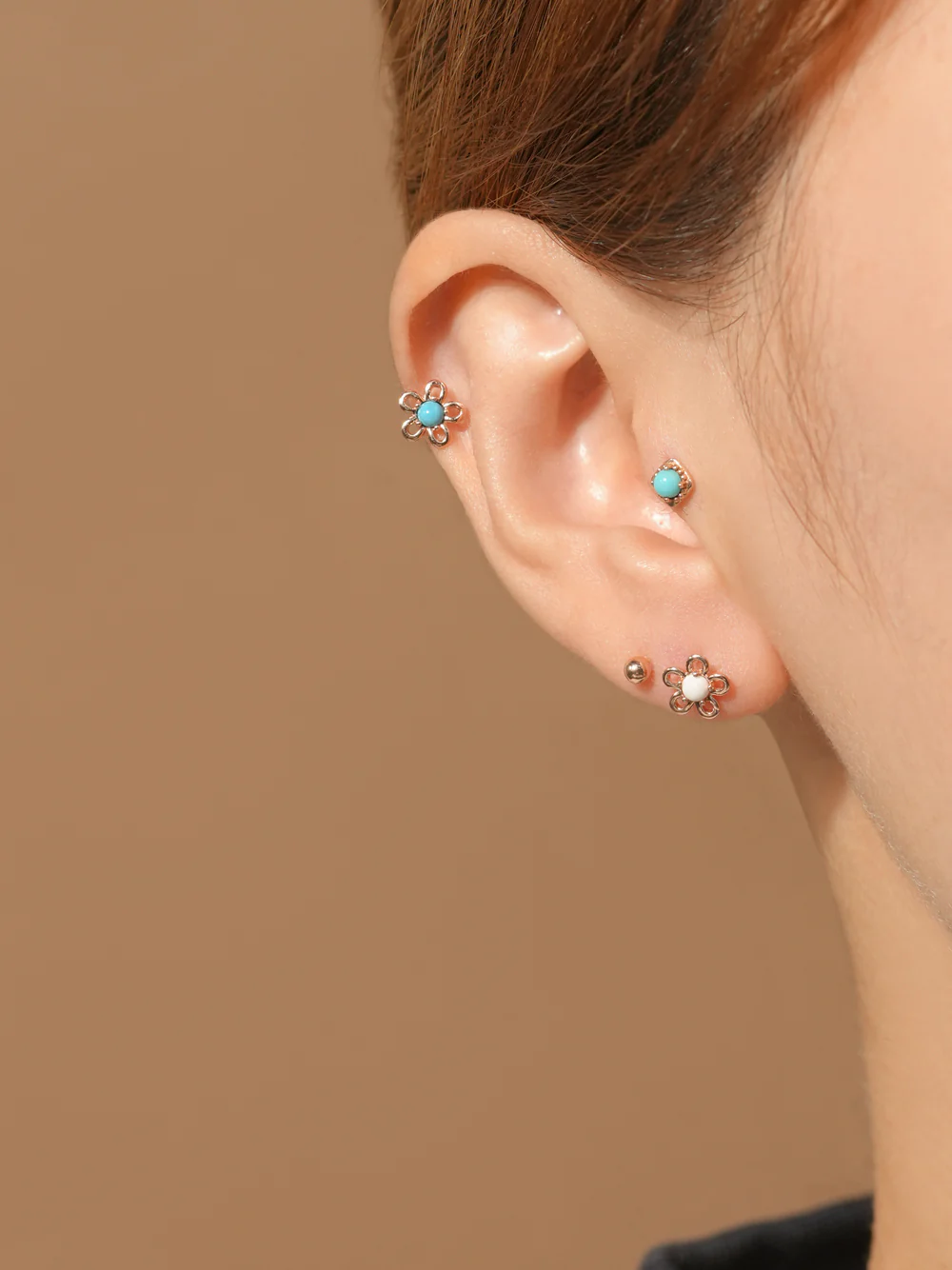 14K Gold Stone Wind Flower Cartilage Earring 18G - Image 4