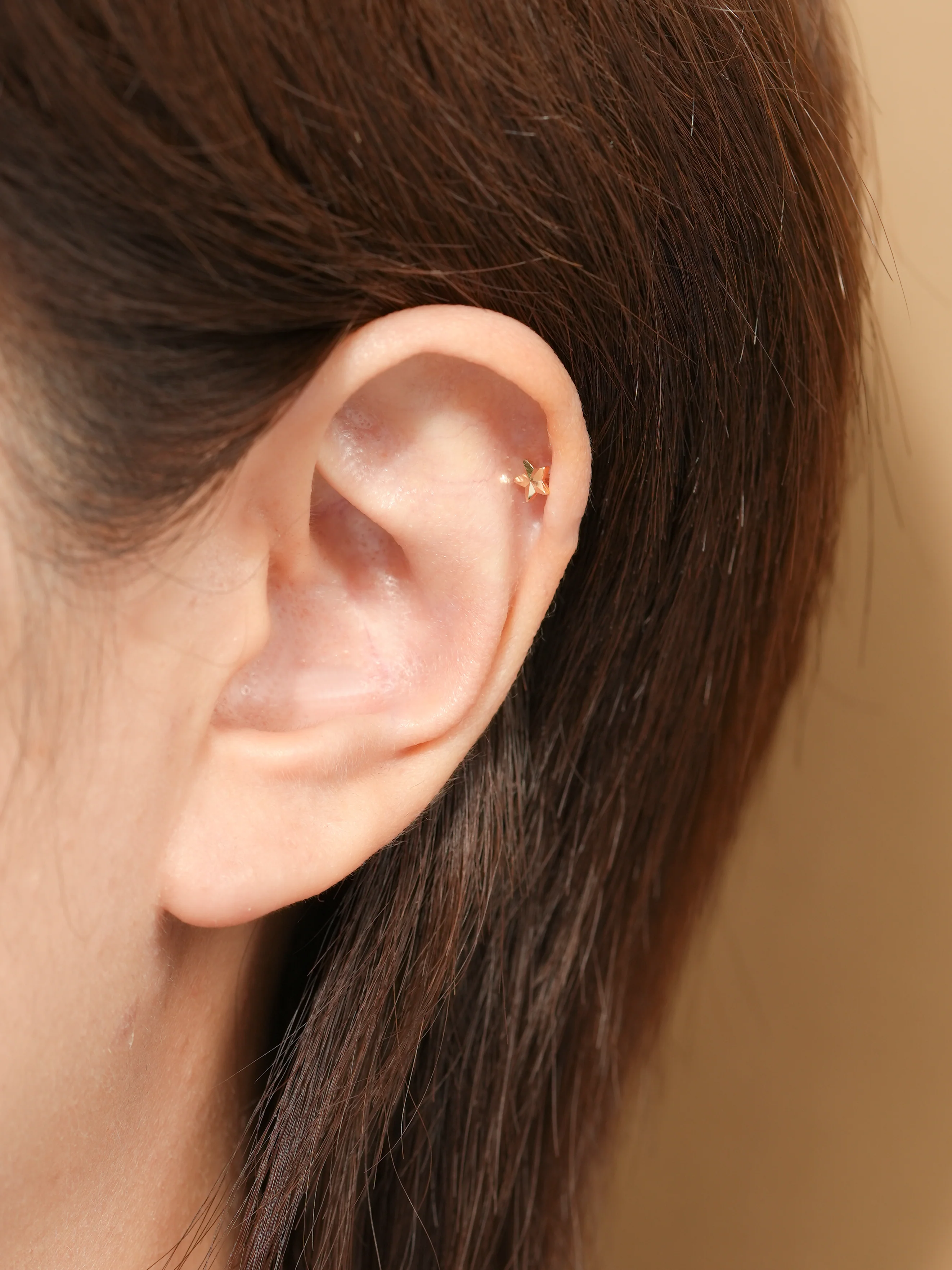 14K Gold Stripe Star Cartilage Earring 20G - Image 2