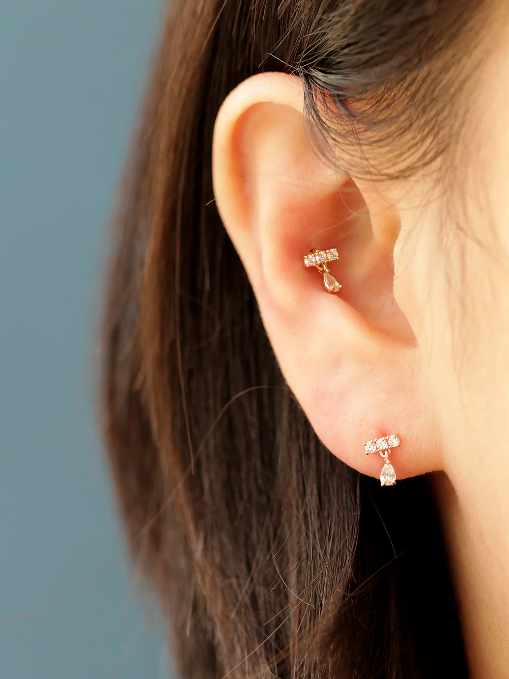 14K gold Tear Drop Cubic Bar cartilage earring 20g - Image 3