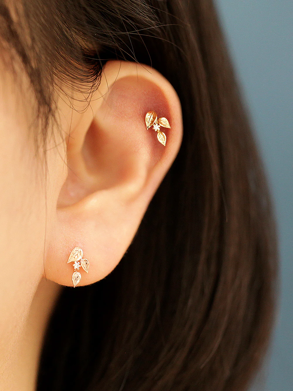 14K Gold Three Leaves Cartilage Earring 20G - Image 3
