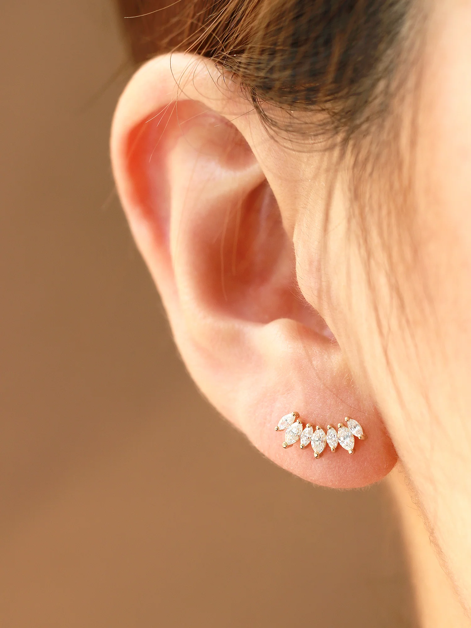 14K Gold Tiara Cartilage Earring 20G - Image 8