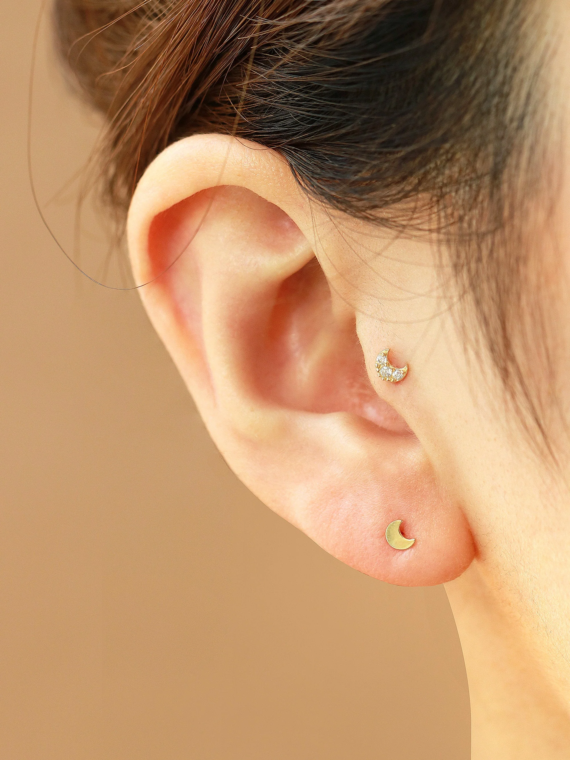 14K Gold Tiny Crescent Cartilage Earring 20G - Image 4