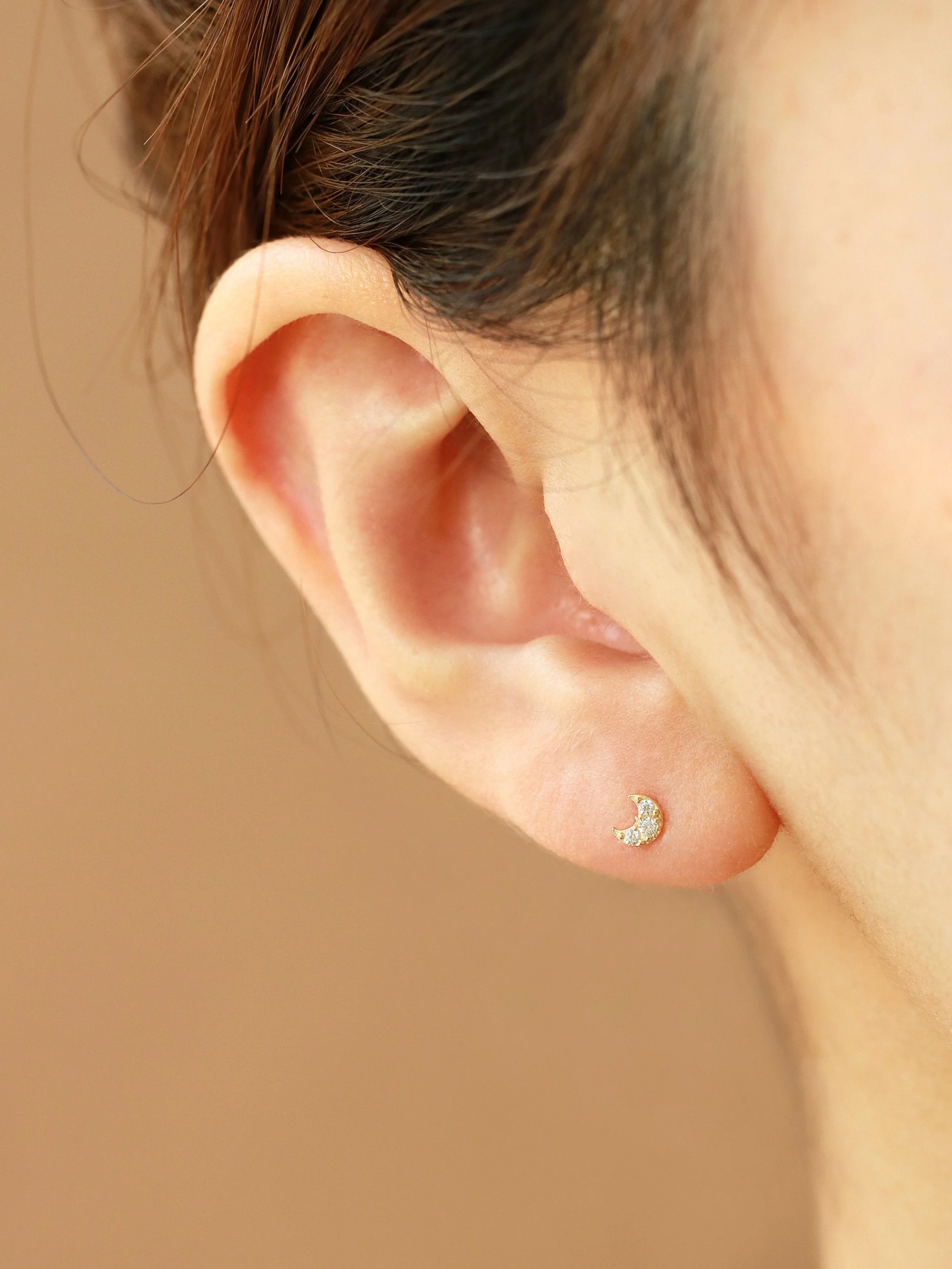 14K Gold Tiny Crescent Cartilage Earring 20G - Image 8