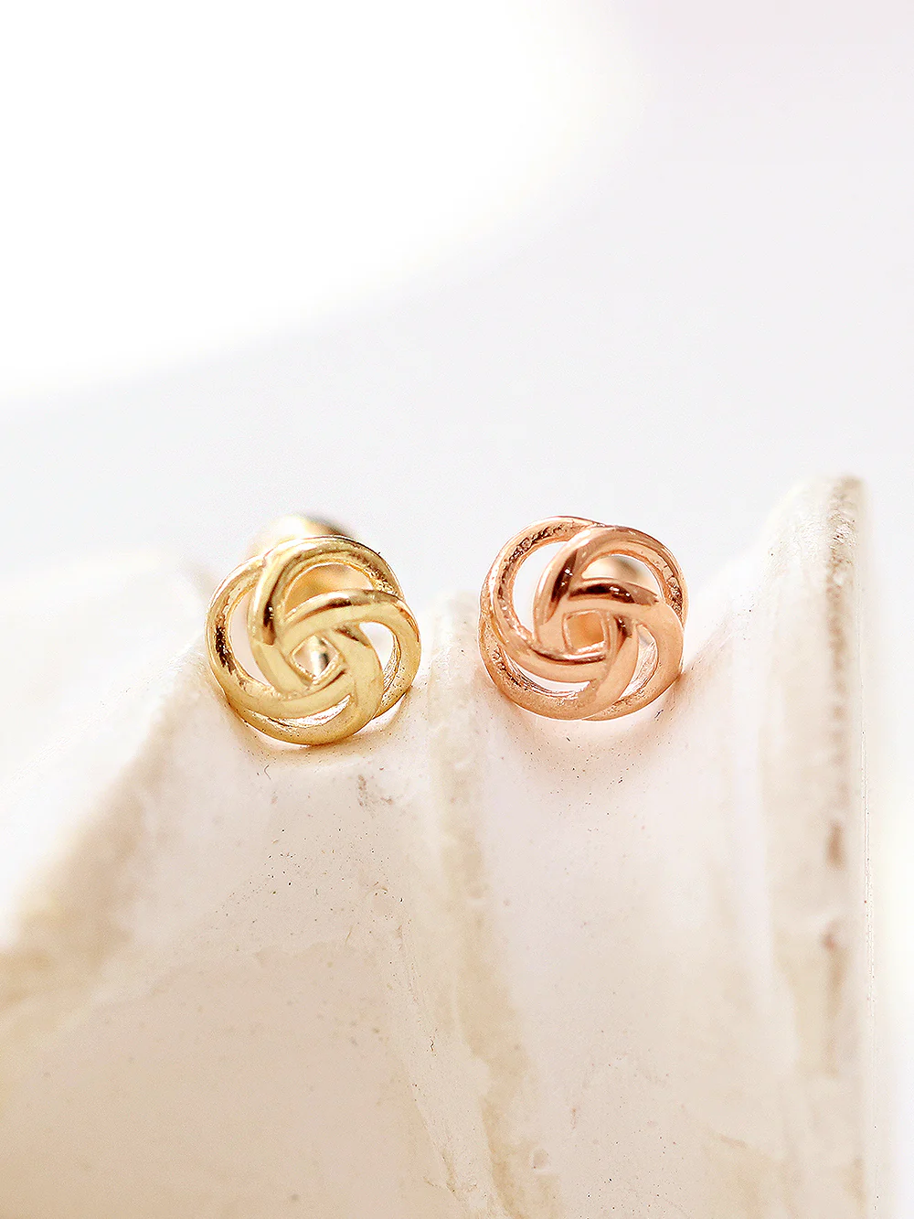 14K gold Tornado Ball cartilage earring 20g - Image 6