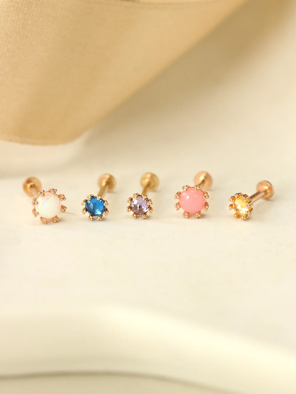 14K Gold Triangle Ball prong Rose-cut Internally Threaded Labret Piercing 18G16G - Image 3