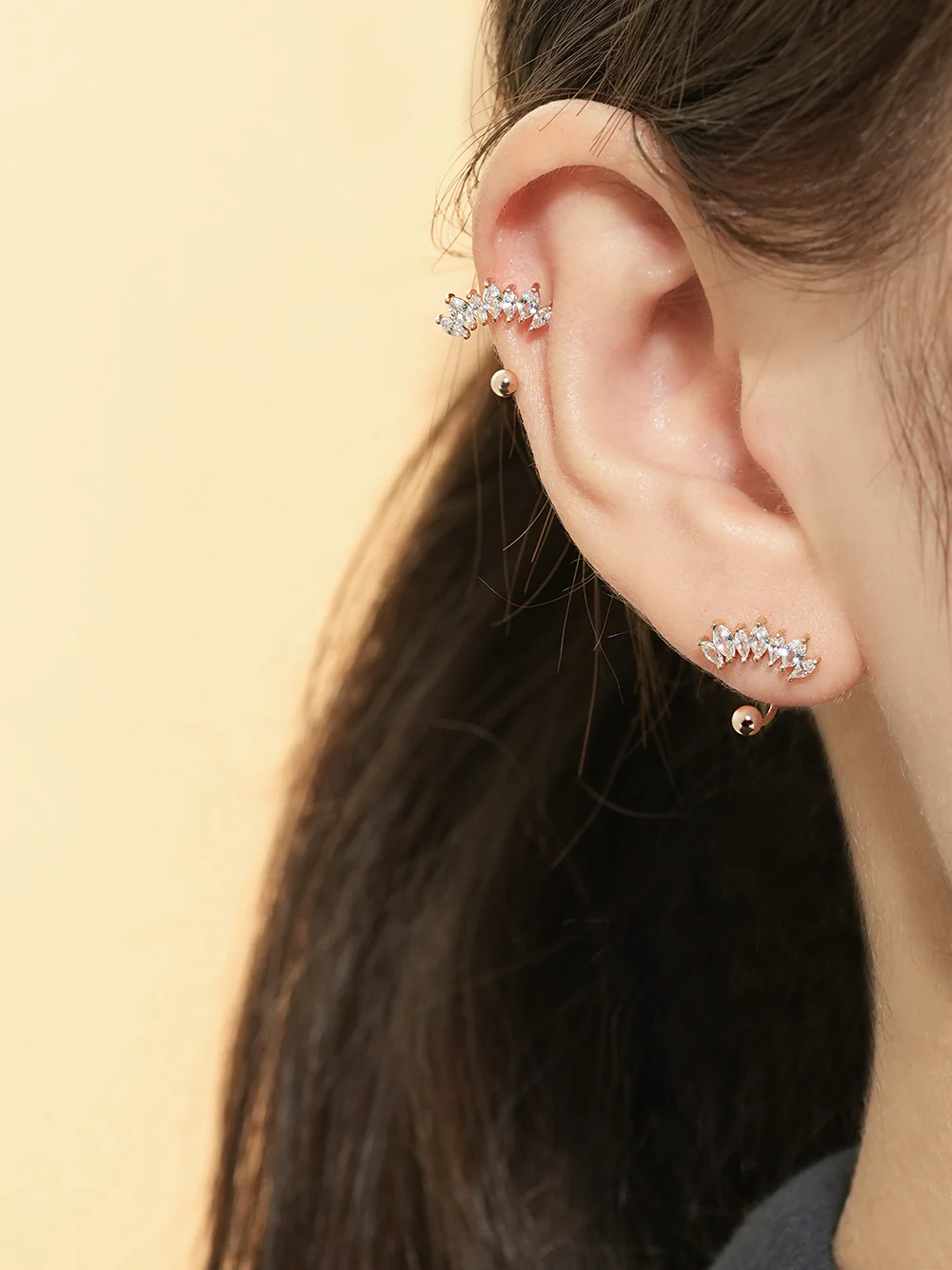 14K Gold Tiara Curve Piercing 20G - Image 2