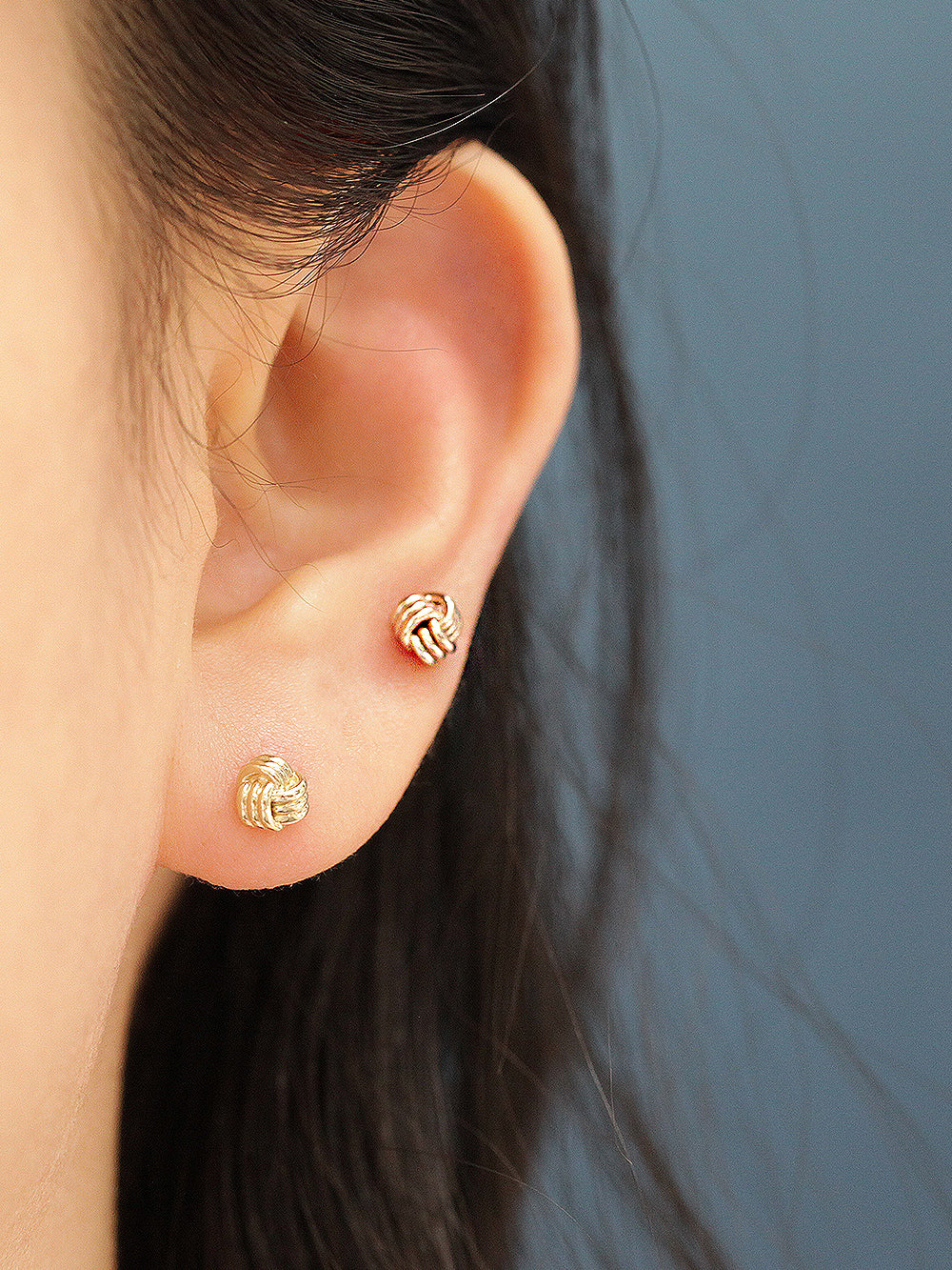 14K Gold Triangular Knot Cartilage Earring 18G16G - Image 5