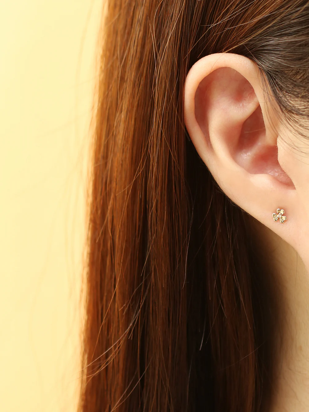 14K Gold Triple Clover Internally Threaded Labret Piercing 18G16G - Image 2