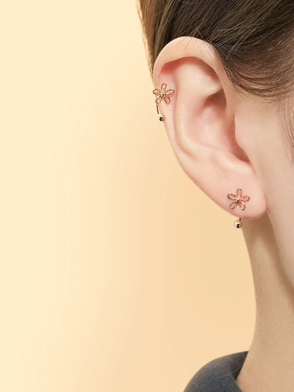 14K Gold 5 Petal Flower Curve Piercing 20G - Image 4