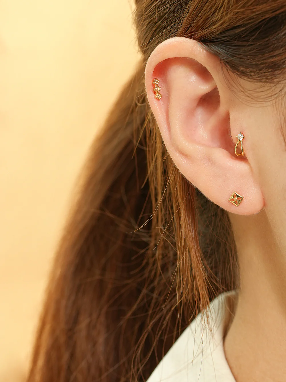 14K Gold Triple Lights Cartilage Earring 20G - Image 4