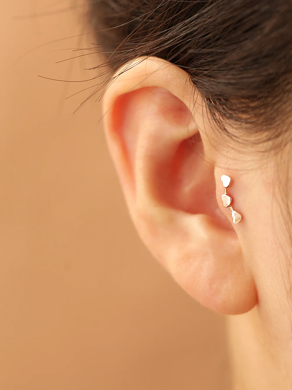 14K Gold Triple Star & Heart Cartilage Earring 20G - Image 4