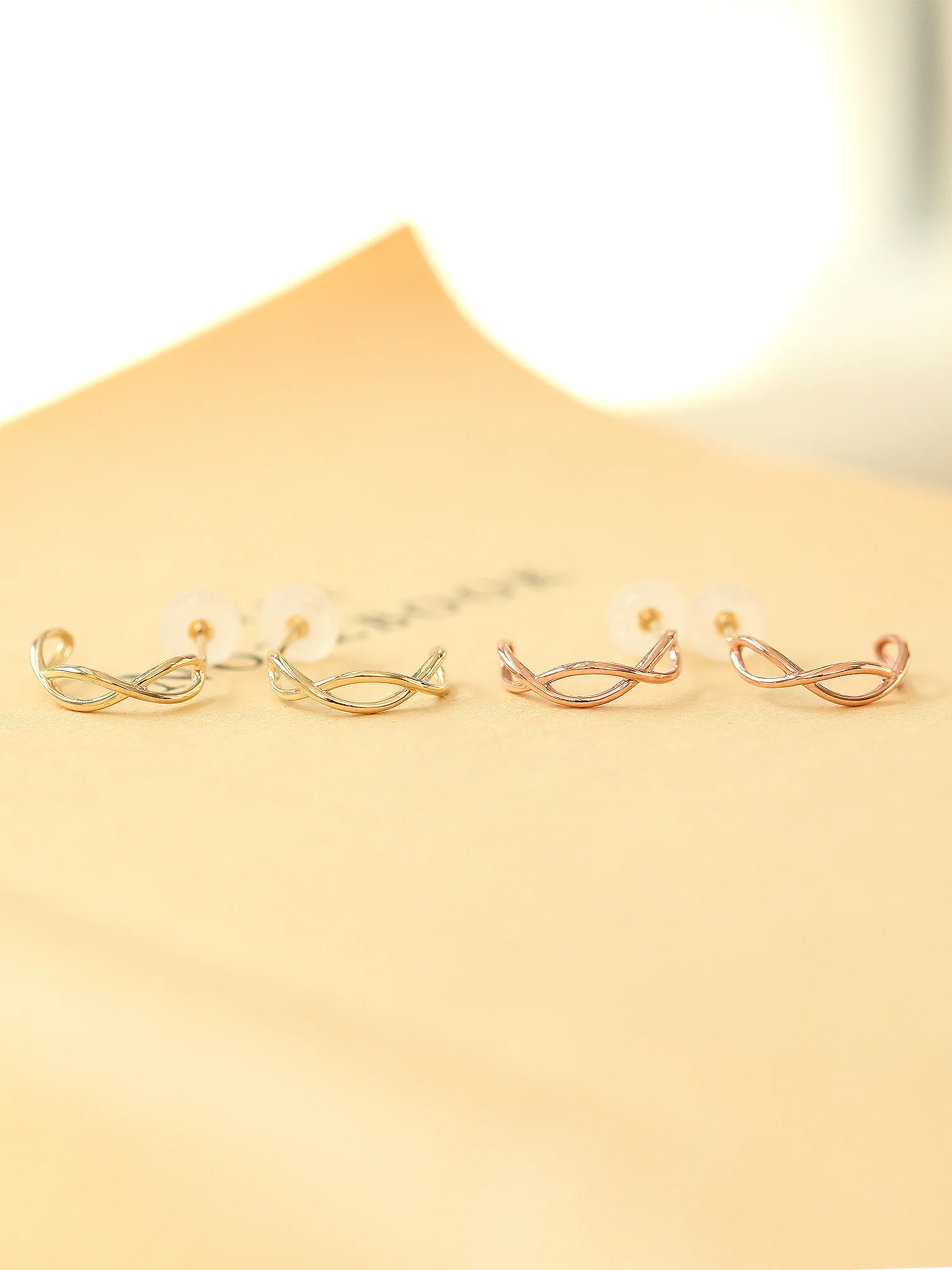 14K Gold Twist Cartilage earring 20g - Image 2