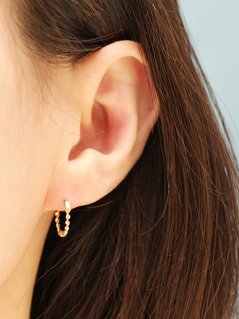 14K Gold Twist Conch Hoop Earring - Image 5
