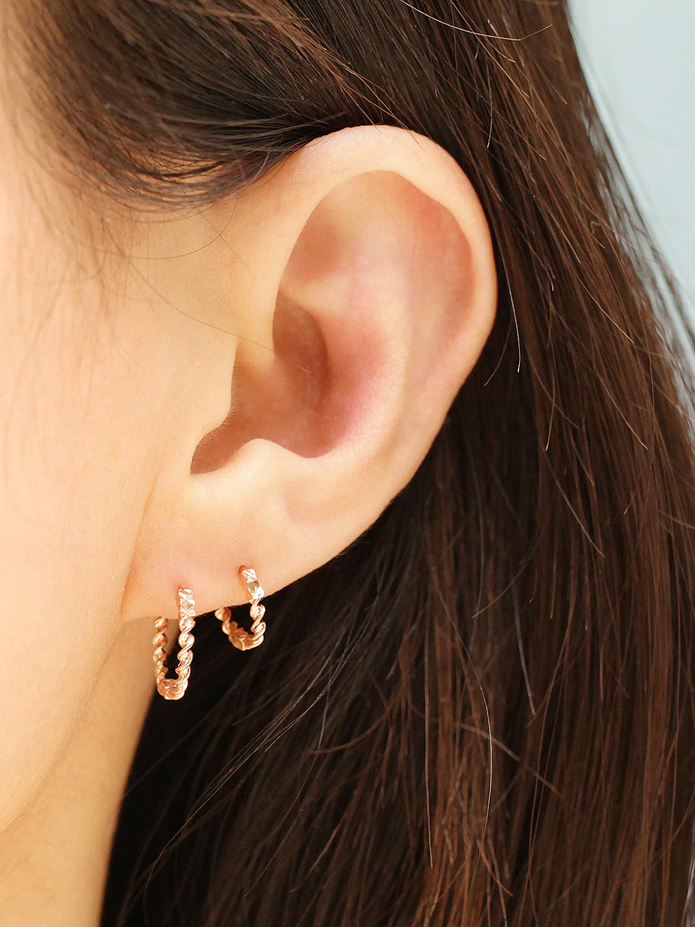 14K Gold Twist Conch Hoop Earring - Image 7