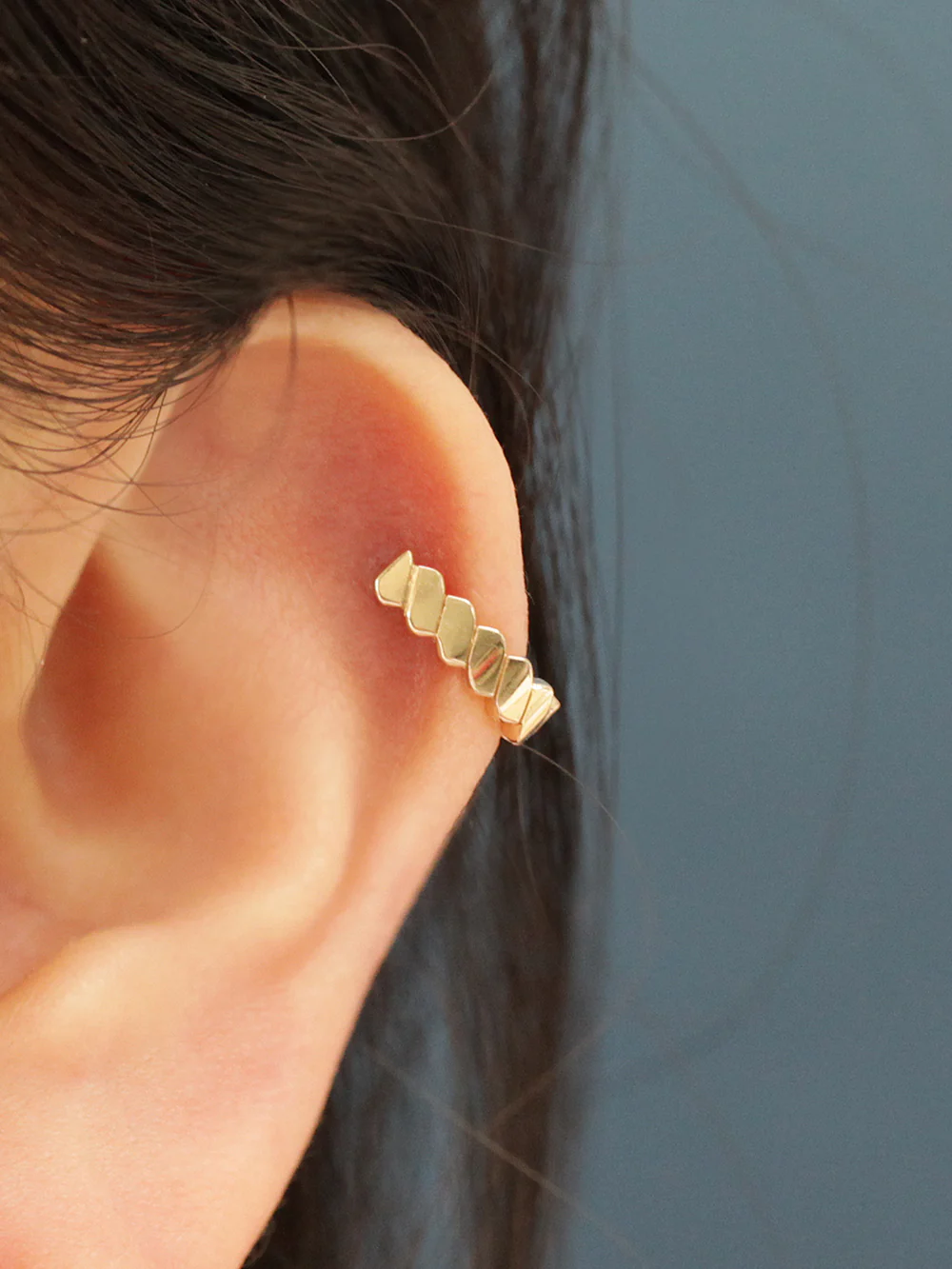 14K Gold Twist Hoop Earring - Image 2