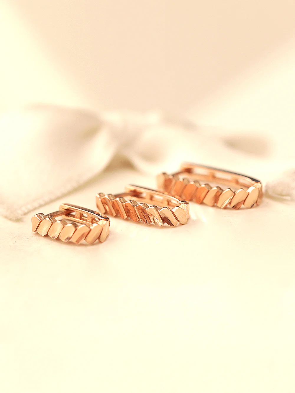 14K Gold Twist Hoop Earring - Image 7