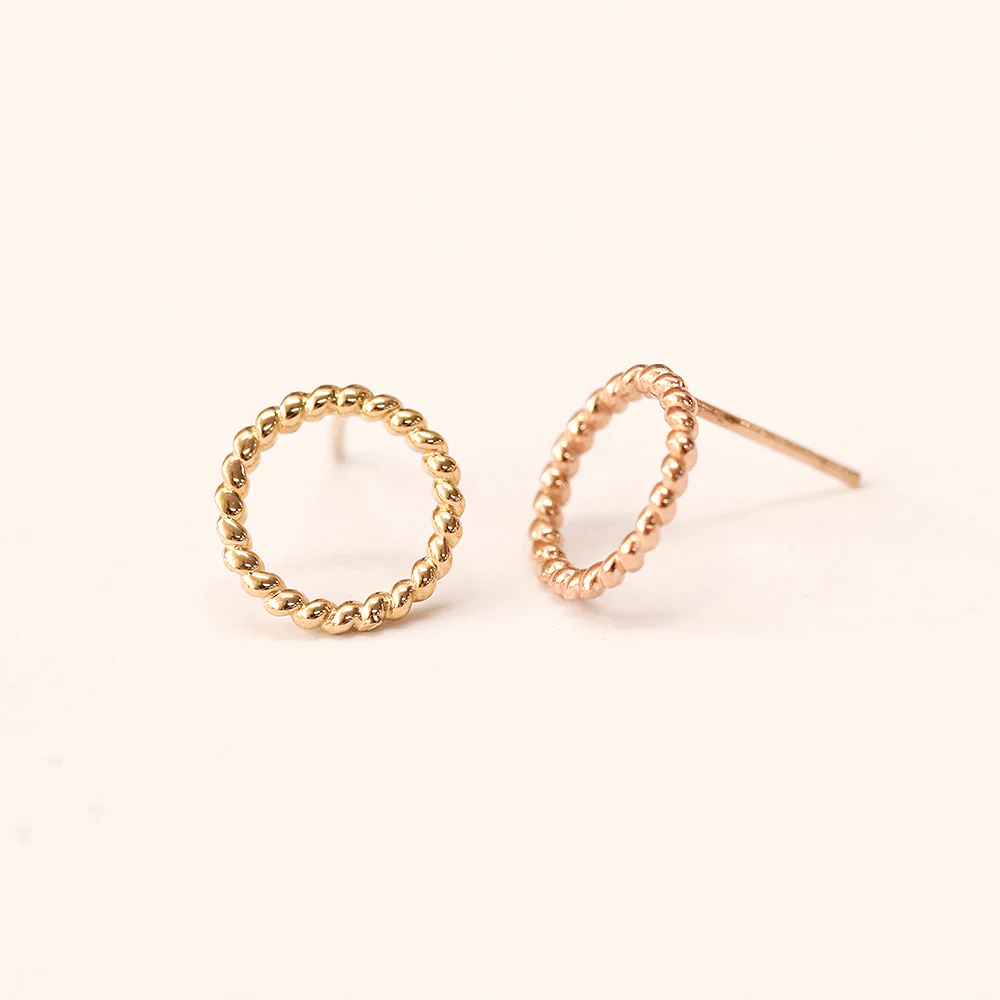 14K Gold Twist Line Circle Stud Earring - Image 3