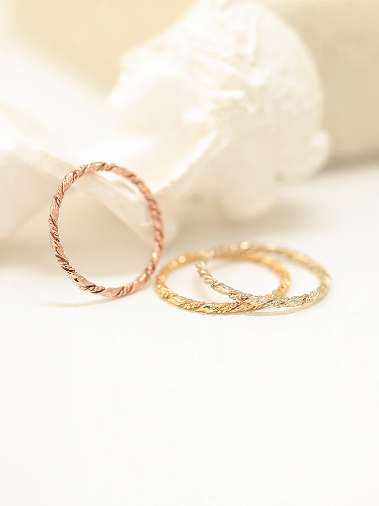 14K Gold Twist Ring - Image 4