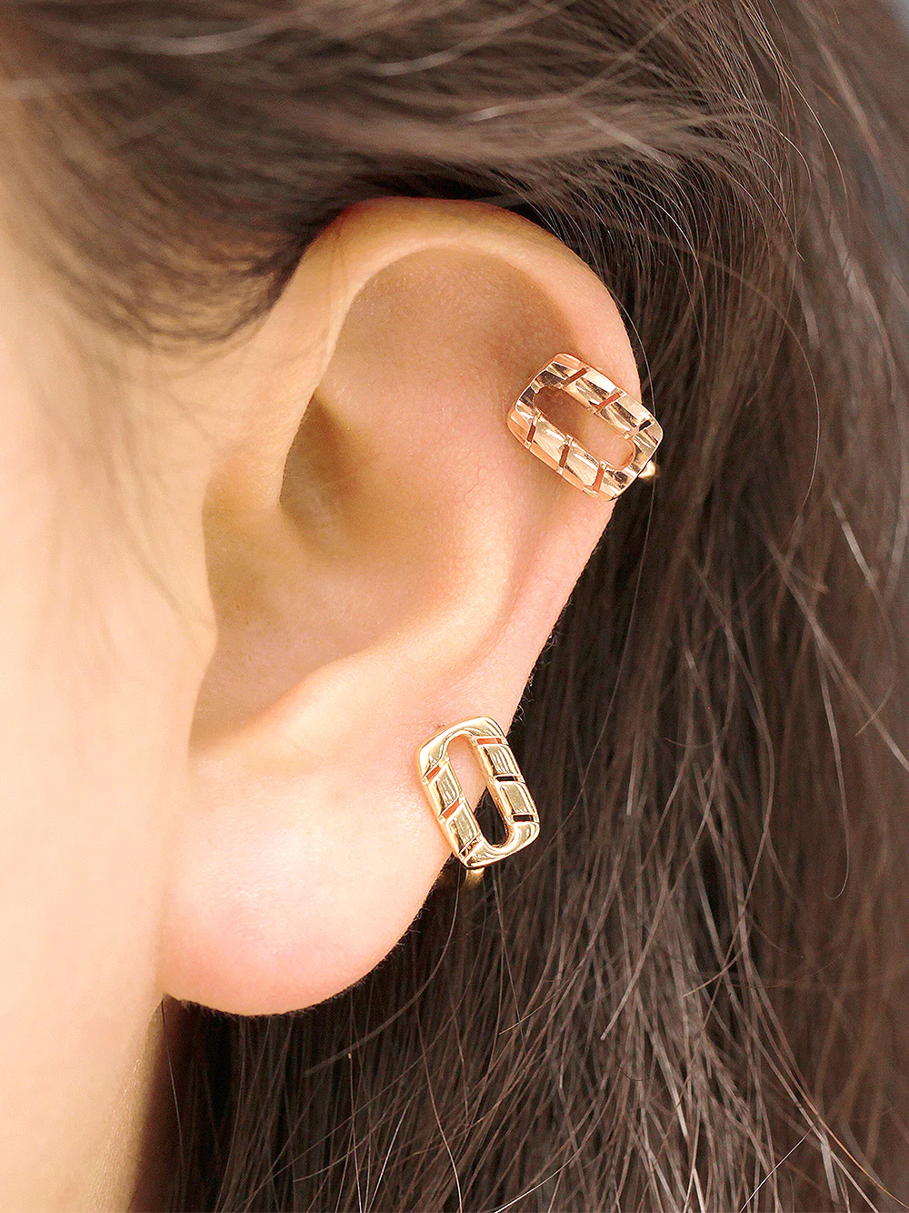 14K Gold Twist Square Hoop Earring - Image 2
