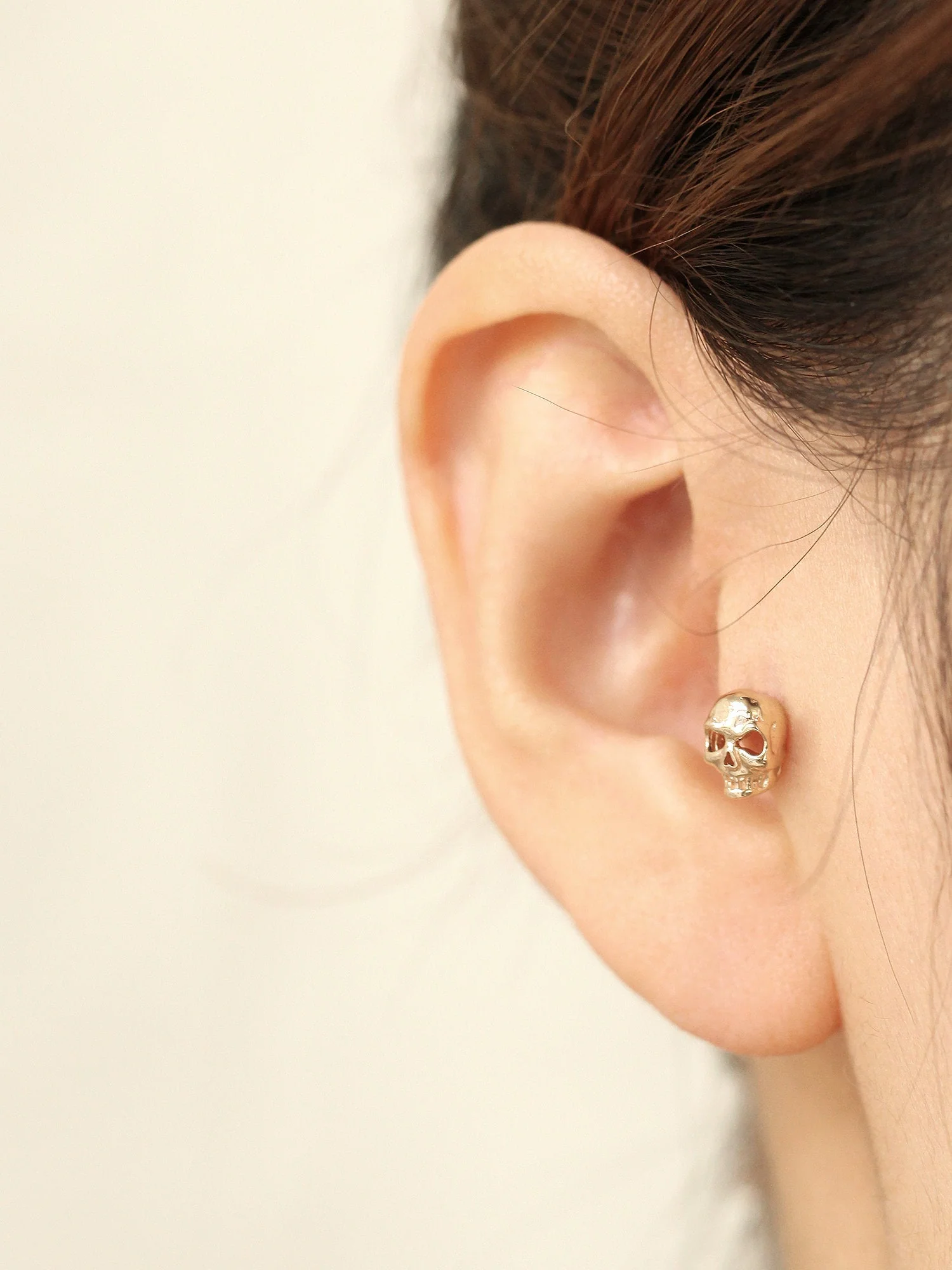 14K Gold Vintage Skull Cartilage Earring 18G16G - Image 5
