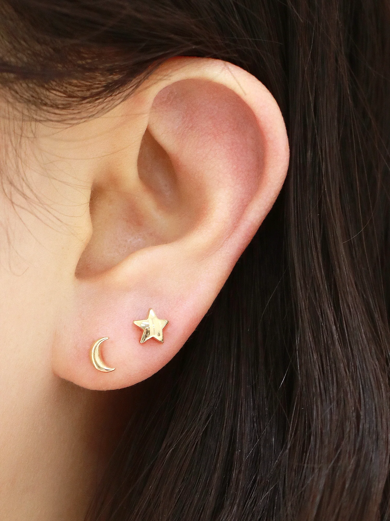 14K Gold Volume Moon Star Cartilage Earring 20G - Image 2