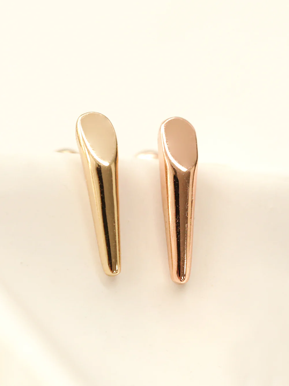 14K Gold Volume Stick Cartilage Earring 20G18G16G