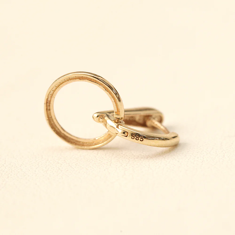 14K Gold Volume Stick Circle Hoop Earring - Image 7