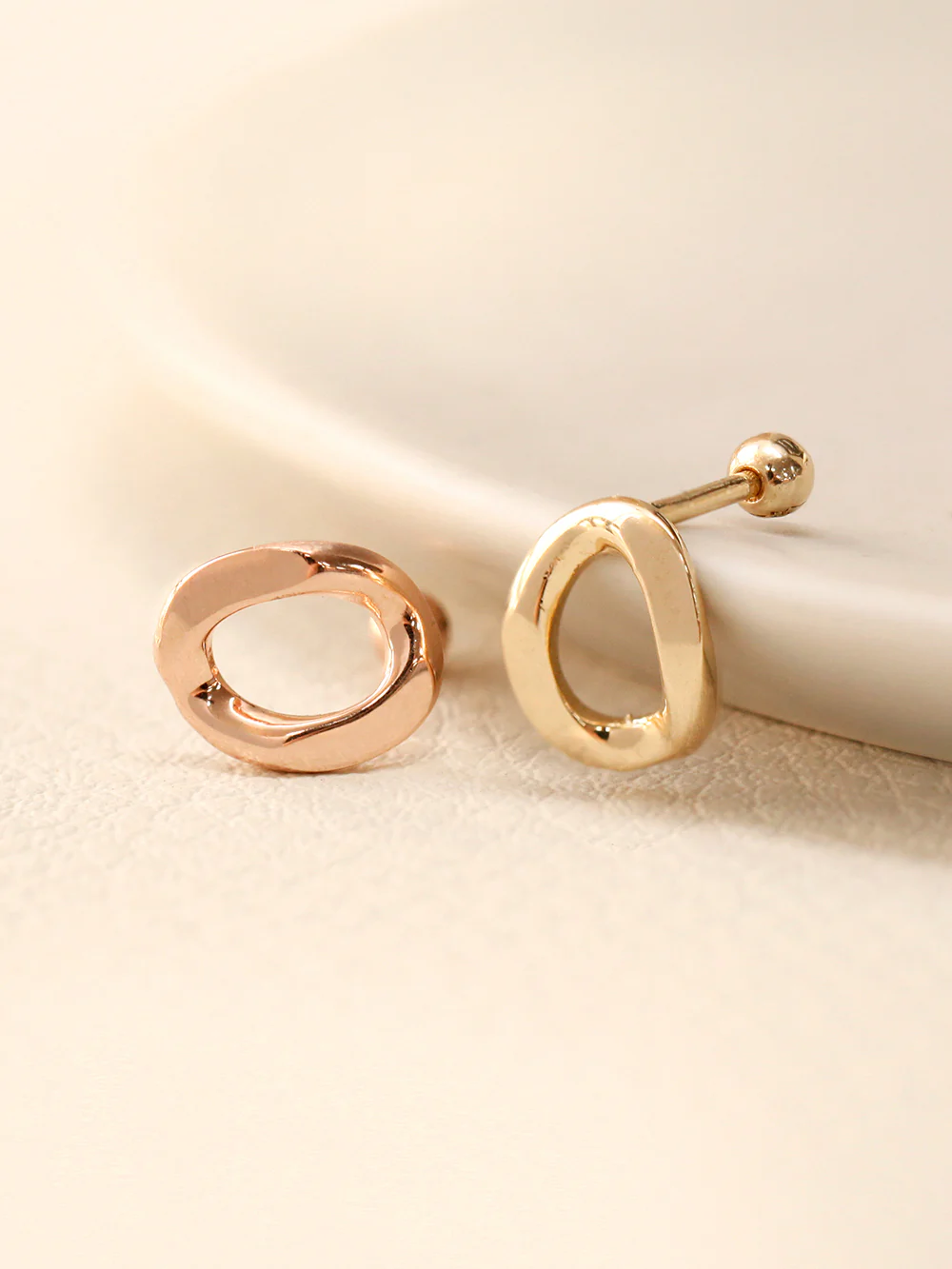 14K Gold Voluminous Chain Cartilage Earring 18G16G - Image 5