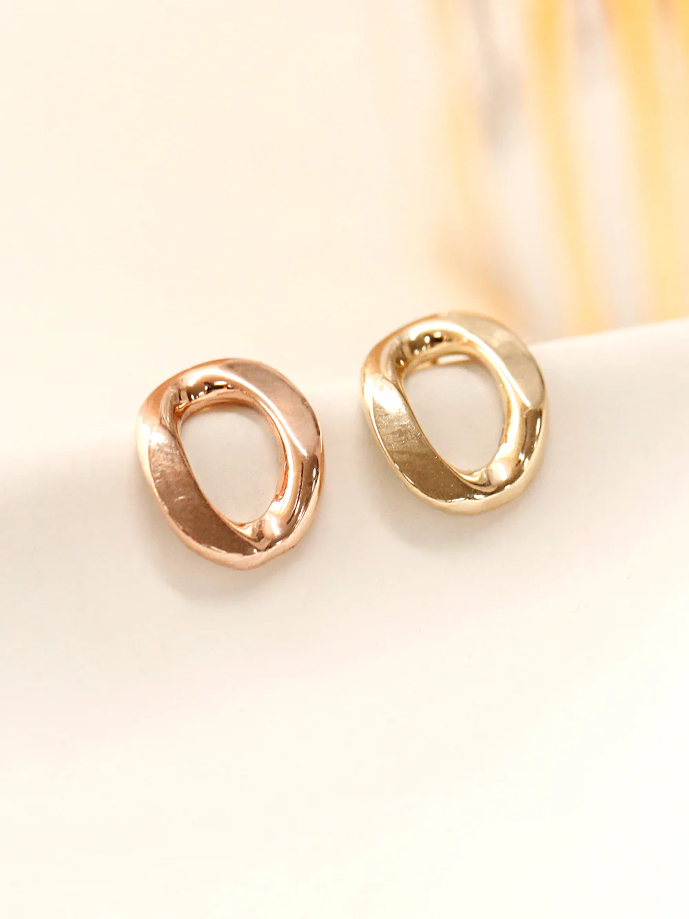 14K Gold Voluminous Chain Cartilage Earring 18G16G - Image 7