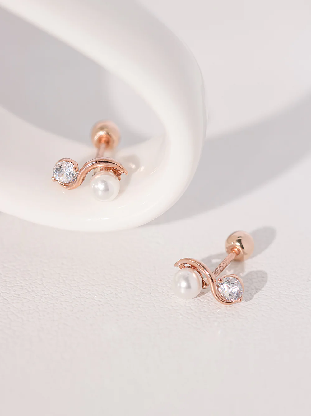 14K Gold Wavy Line Pearl Cubic Cartilage Earring 20G18G16G - Image 11
