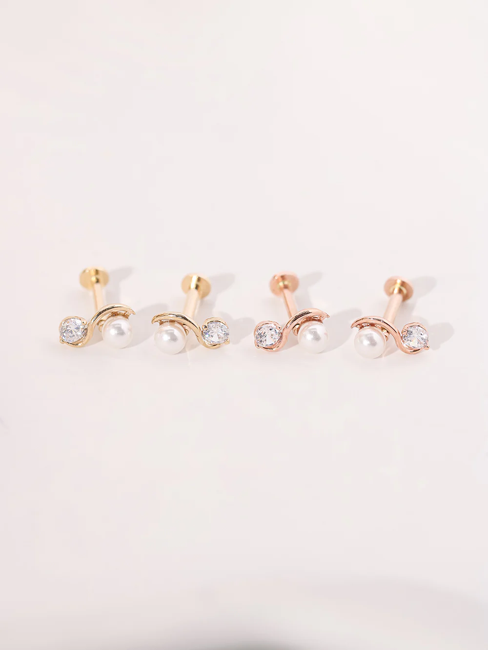 14K Gold Wavy Line Pearl Cubic Internally Threaded Labret Piercing 18G16G - Image 3