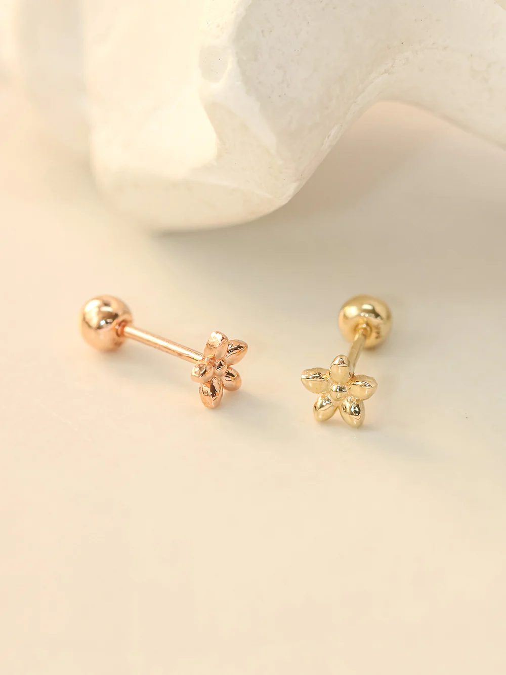 14K Gold Wild Flower Cartilage Earring 20G18G16G - Image 3