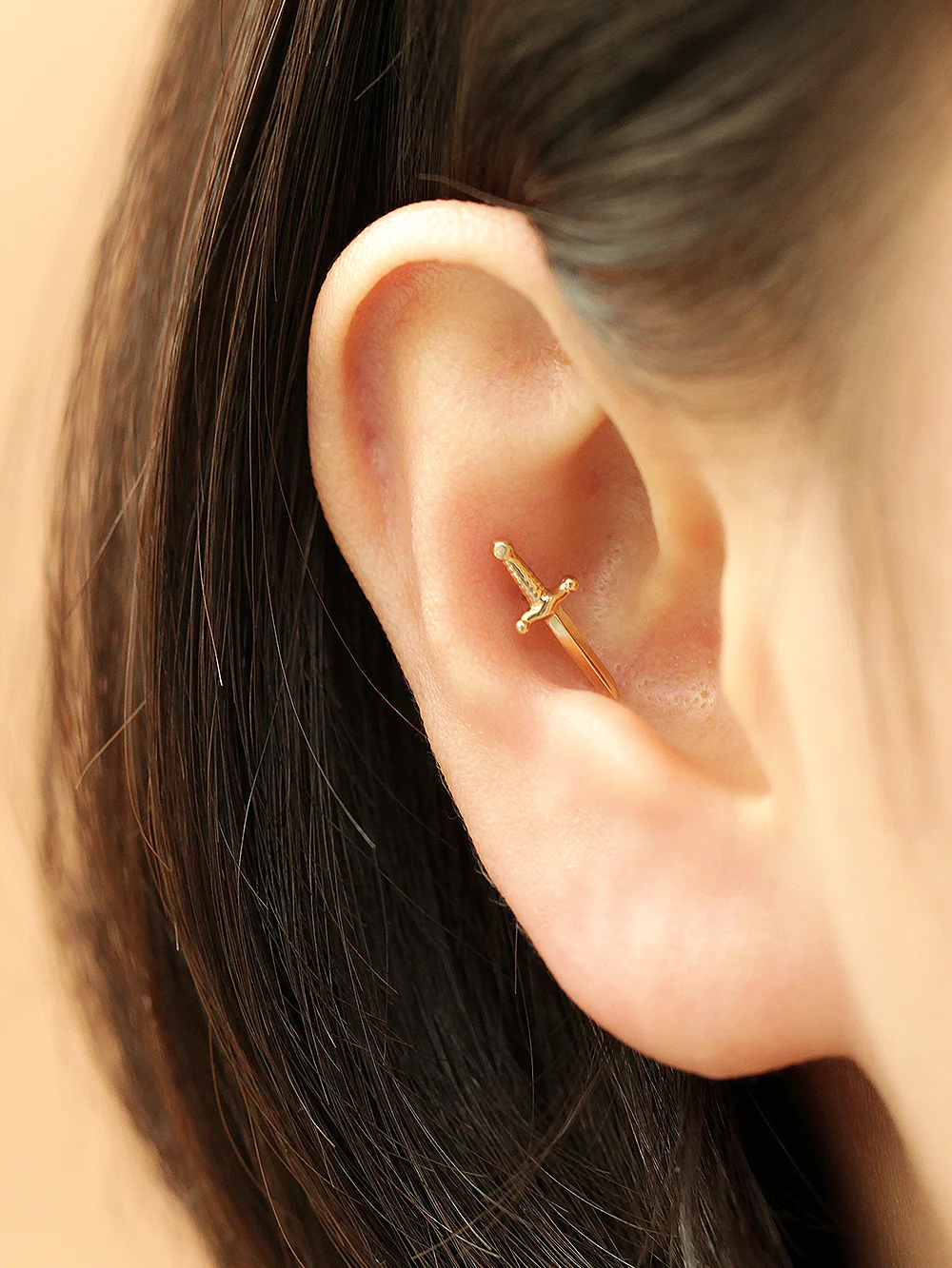 14K gold Knife cartilage earring 20g - Image 4
