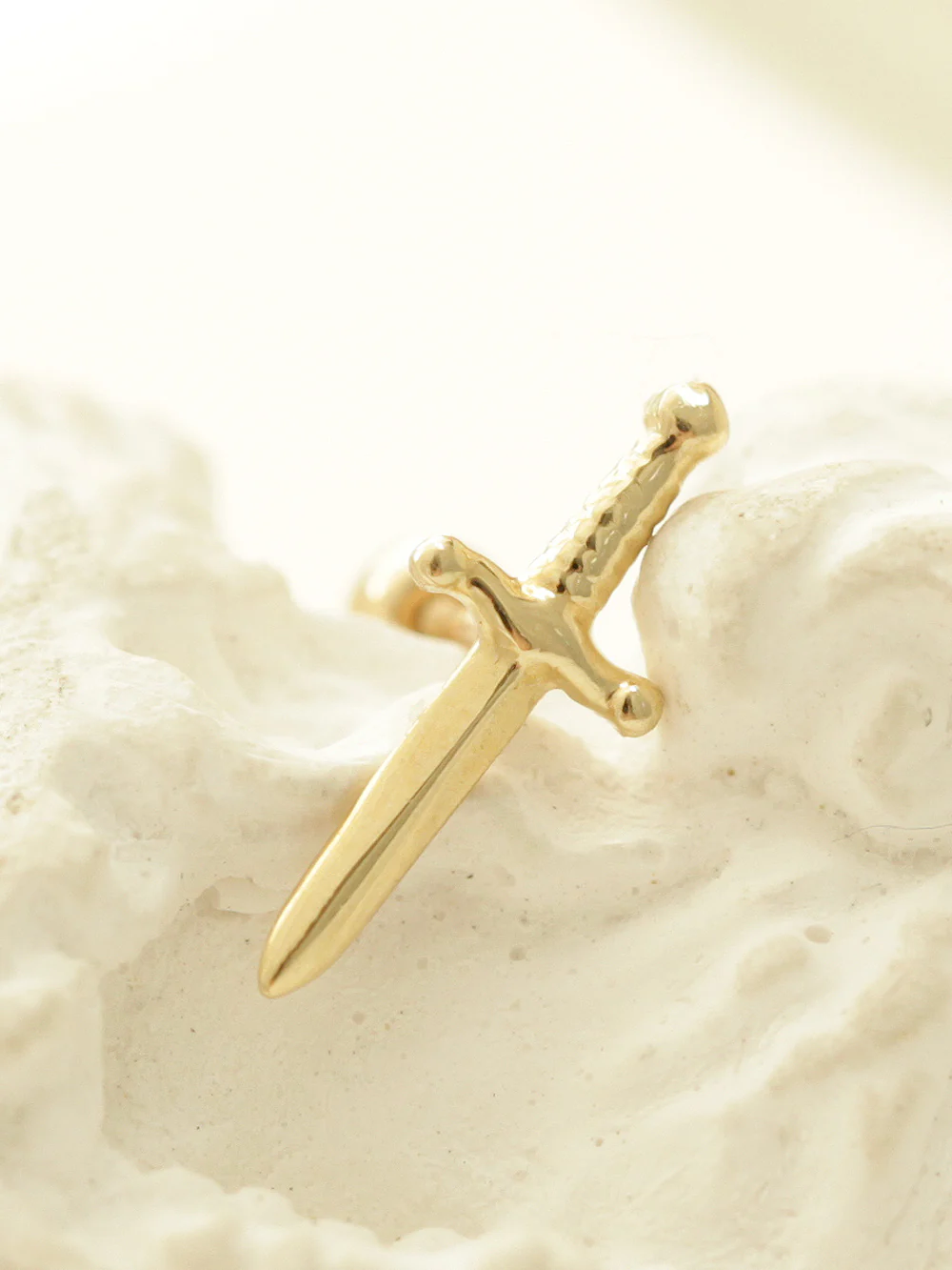 14K gold Knife cartilage earring 20g - Image 9
